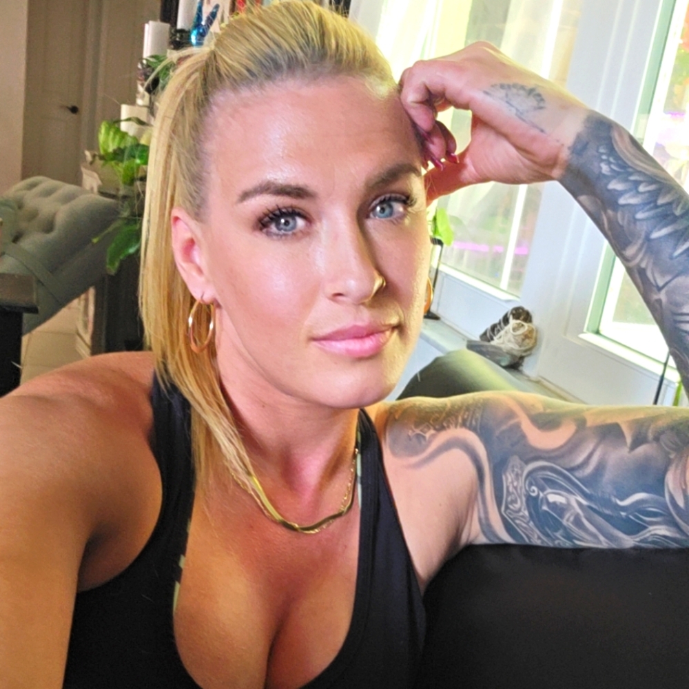 Meet your Posher, Kelly